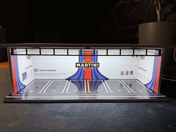 1:64 Diorama House: MARTINI with LED