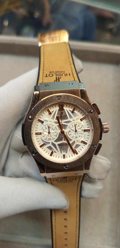 Hublot Spider White Dial Rose Gold Case Brown Belt Velvet Texture