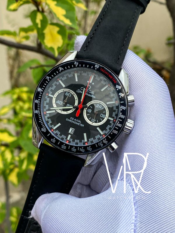 OMEGA SPEEDMASTER BLACK DIAL RED HAND