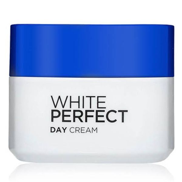 L’Oreal Paris Aura Perfect Day Cream SPF 17 PA++ (50ml)