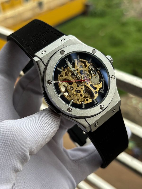 Hublot Auto Belt Black Silver Case Simple Dial Velvet