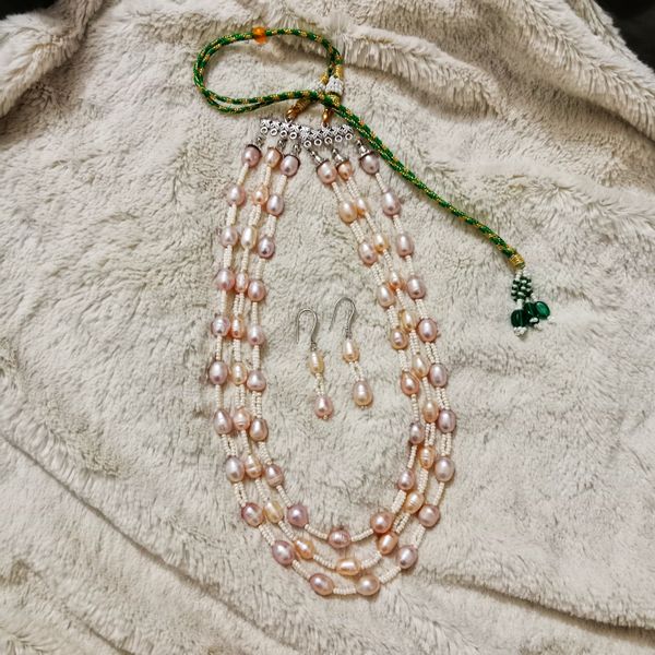 Pearl 3 Layer necklace for stylish woman.