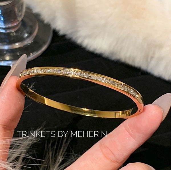 Full locked zircon stone (best seller)