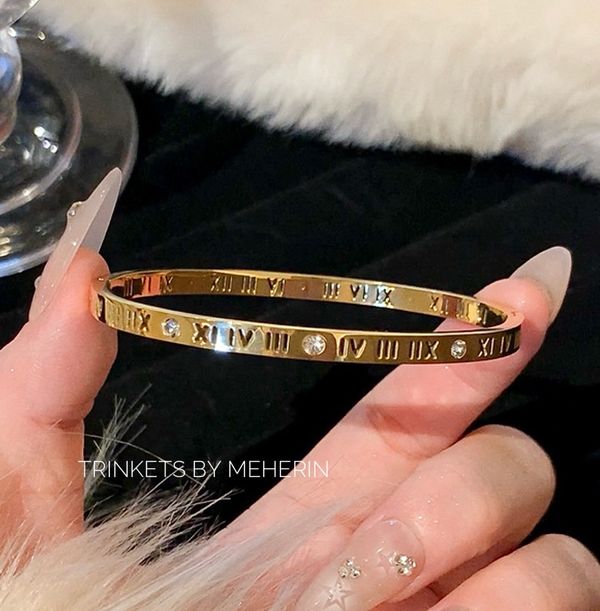 Roman cuff