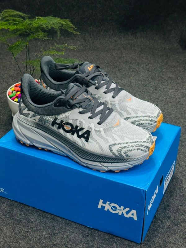 HOKA x Clifton/ Challenger (1:1)