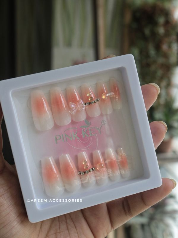 PINK KEY Fake Nails Set - 12 Pieces, Glue Sticker Included