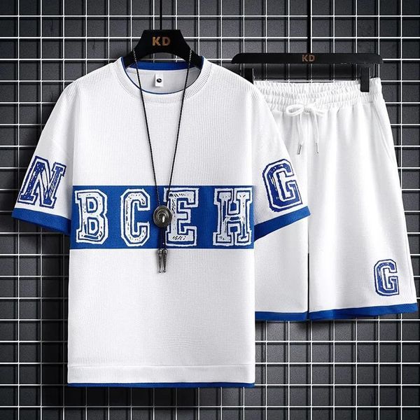 T-shirt and pant combo