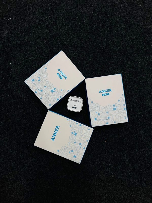 Anker Zolo Charger 20/30W IQ & PD 3.0 iPhone/Samsung/Pixel - Image 2