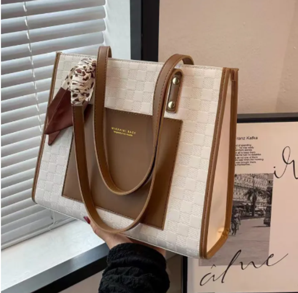 Ladies Fashion Bag, Buy Women White Print Casual Handbag