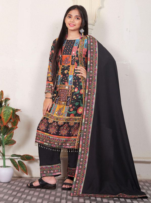Noor-e-Bahar – Multicolor Digital Printed Georgette Three Piece