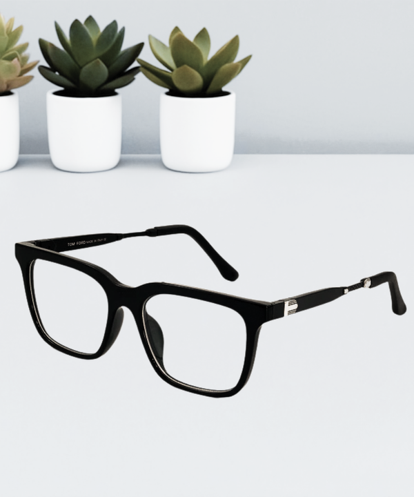 Tomford Stylish Eye Glass || T1228F