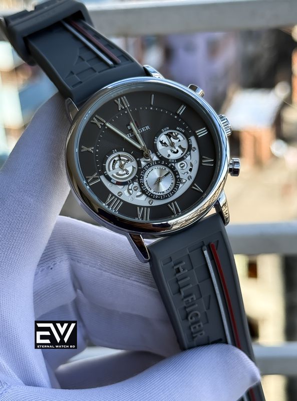 HILFIGER SILICON GRAY BELT BLACK AND WHITE DIAL
