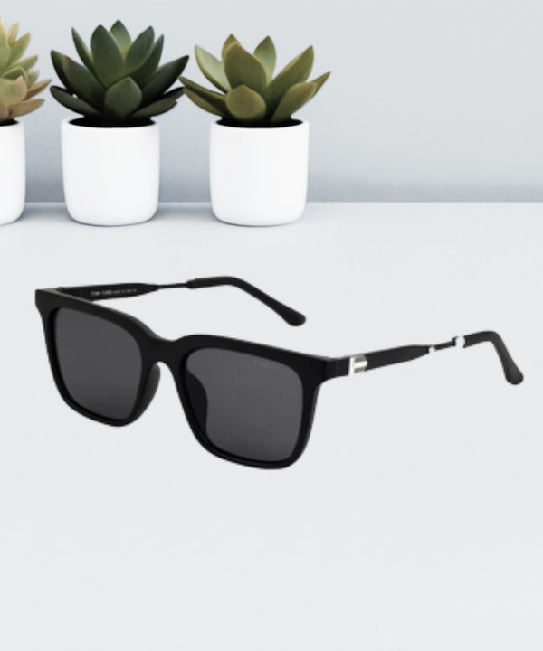 Tomford Stylish Sunglass || T1228S