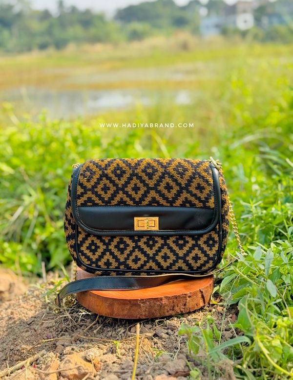 কুষ্টিয়ার হস্তশিল্পের লেডিস্ ব্যাগ