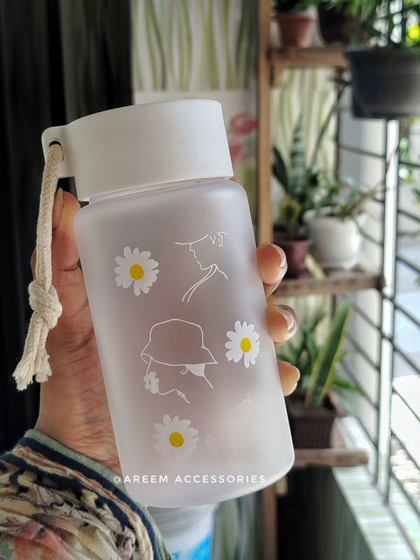 Daisy Water Pot (Frosted- Flower Lady)