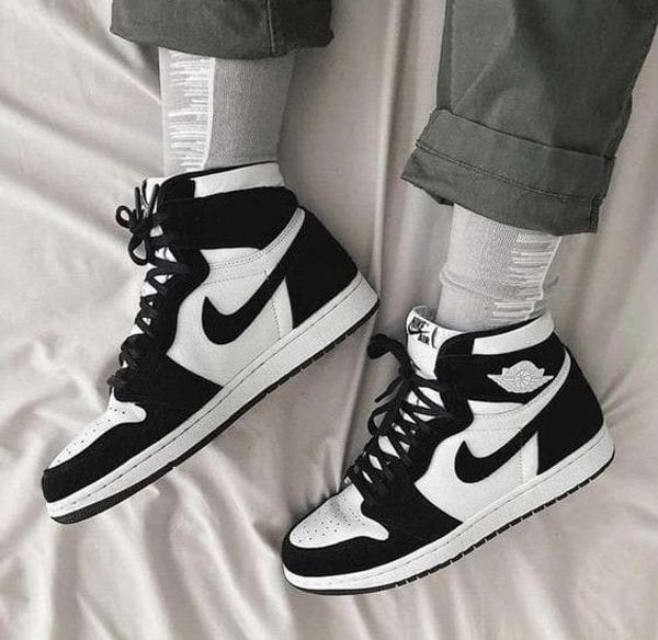 AIR JORDAN RETRO 1 HIGH OG GS BLACK WHITE