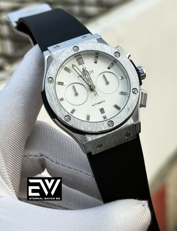 HUBLOT CLASSIC FUSION BLACK SILICON BELT WHITE DIAL SILVER CASE