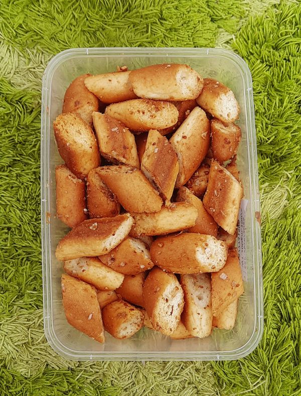কুষ্টিয়ার স্পেশাল গারলিক টোস্ট