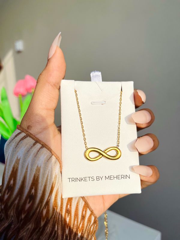 Infinity neckpiece