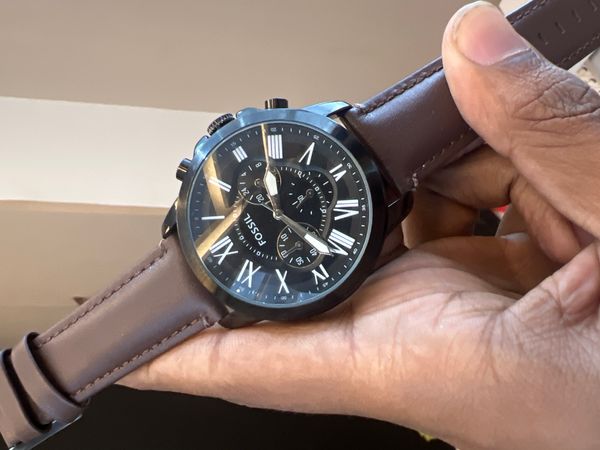 FOSSIL Q BROWN BELT, BLACK CASE