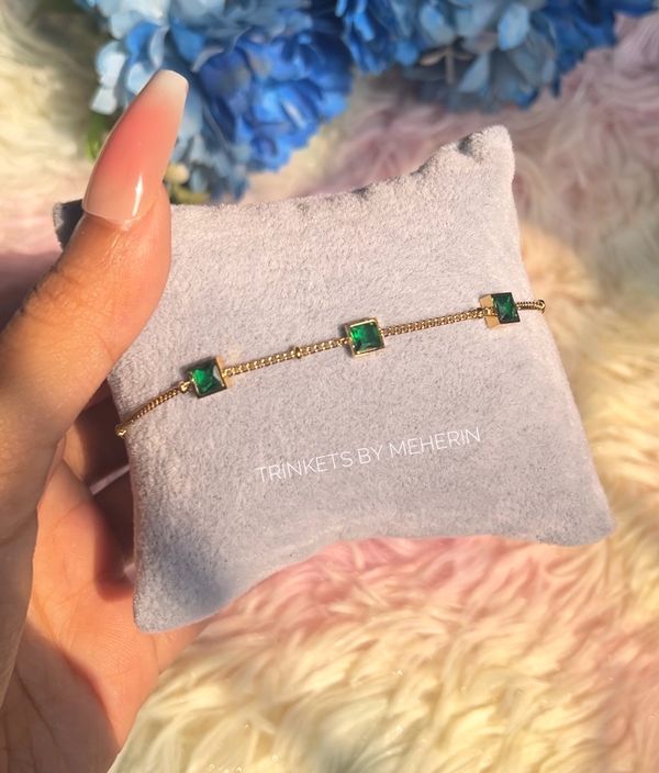 Green stone bracelet