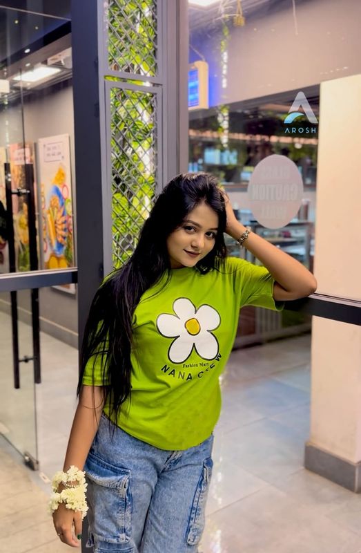 Ladies T-shirt (Nana Crew)