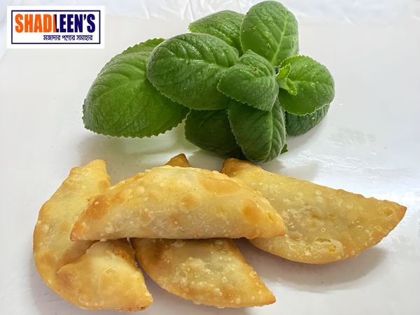 Badshahi Chicken Samucha (বাদশাহী চিকেন সমুচা) 1 Pcs
