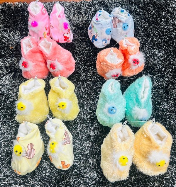 বাচ্চাদের মুজা জুতা