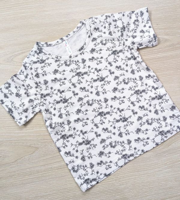 Girls t shirt 1y