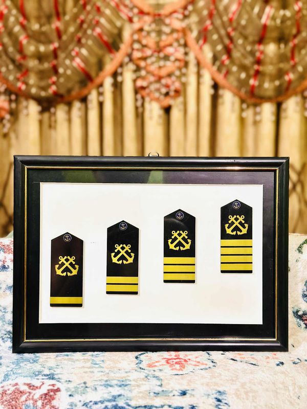Epaulette Display Frame