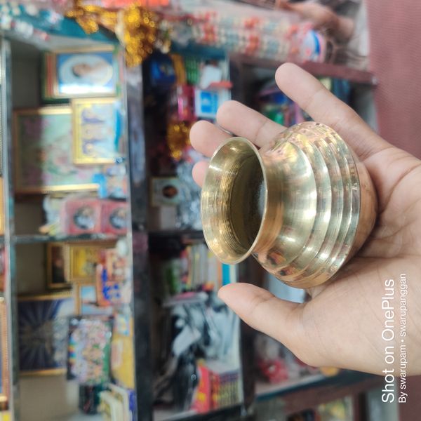 সারি ঘট পিতল