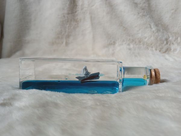 Unsinkable Ship Decoration Unique Non-sinking Pirate Ship Drift Bottle Ornament Perfect Gift for Kids Adults Ideal for Christmas Birthdays Desktop Ship Decoration