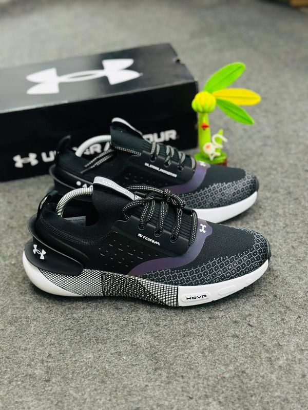 Under Armour HOVR x Phantom 3 Storm running (1:1)