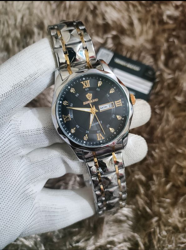 Binbond diamond cut black dial