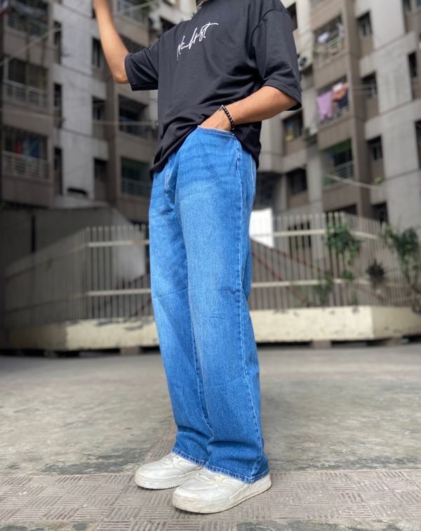 Straight Cut Baggy Denim