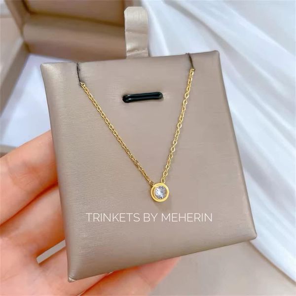 Minimal stone pendant