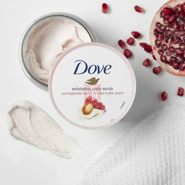 Dove Pomegranate Seeds & Shea Butter Scent Exfoliating Body Scrub - 225 ml - Image 1