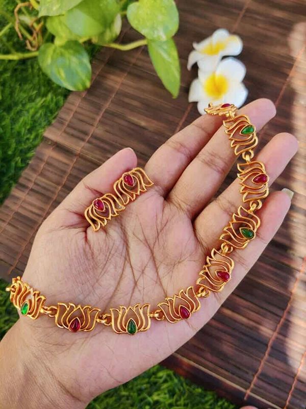 Paddo Jewelry Set — Necklace & Earrings