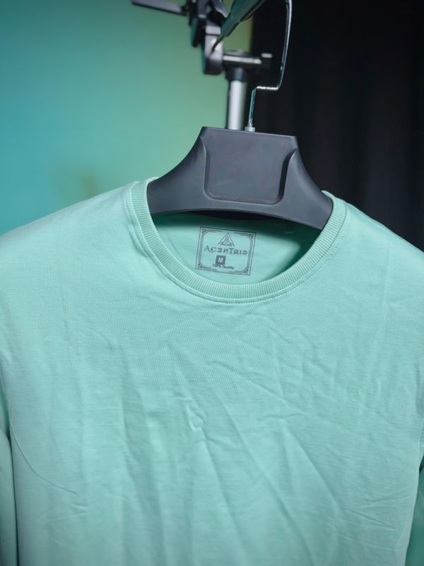 ACENTRIC'S Round-Neck Pullover Sweatshirt - Image 3