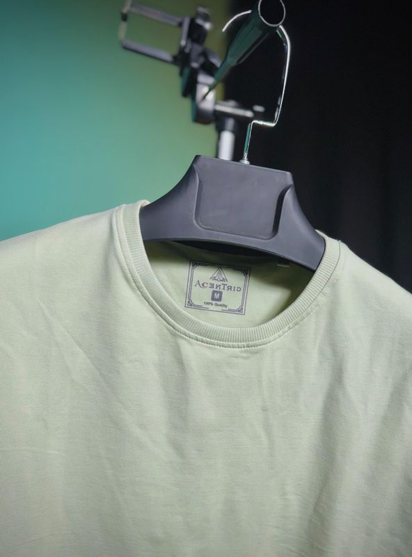 ACENTRIC'S Round-Neck Pullover Sweatshirt - Image 4