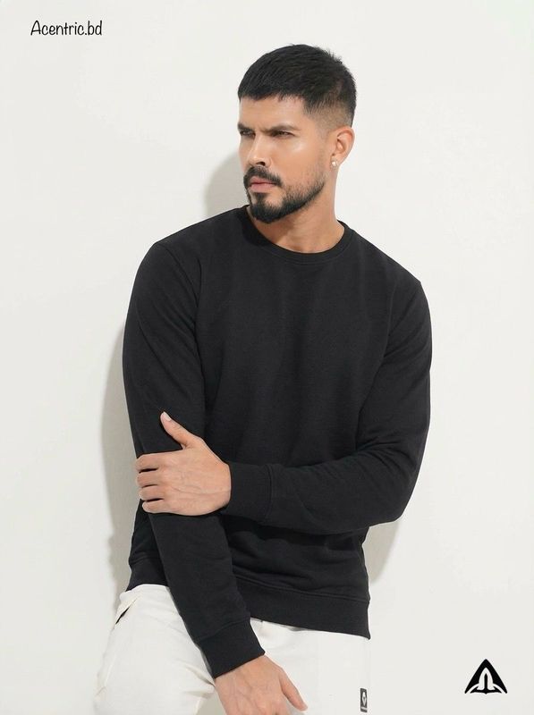ACENTRIC'S Round-Neck Pullover Sweatshirt - Image 1