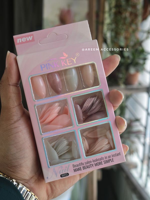 96 Pieces Nail Box
