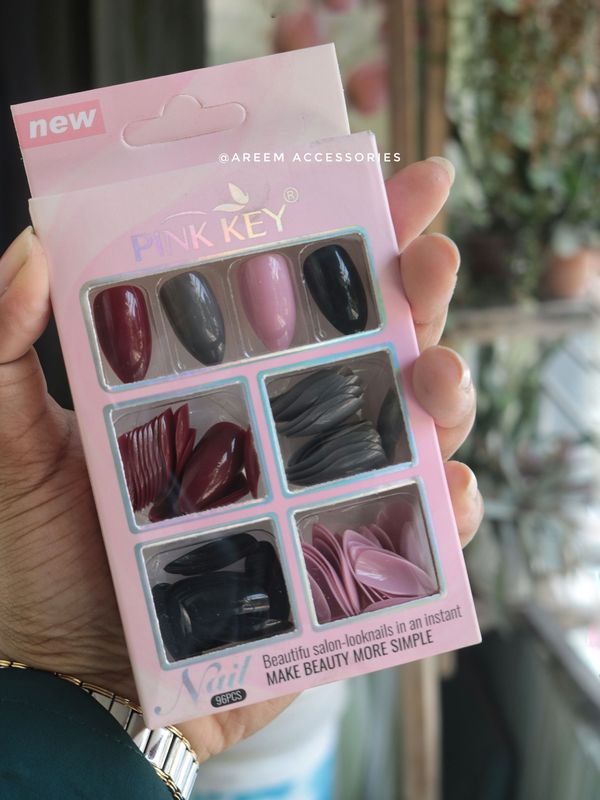 96 Pieces Nail Box