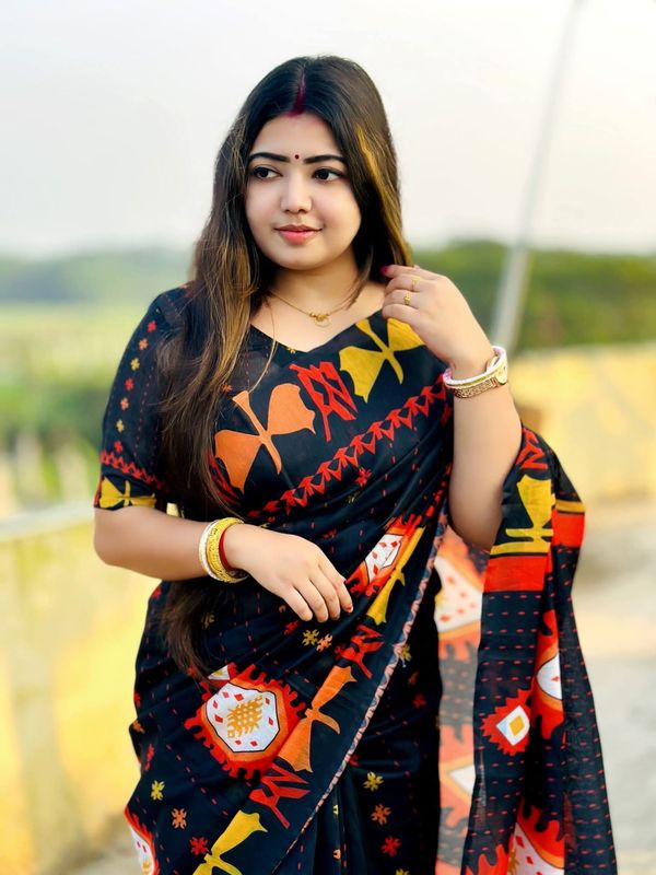 স্কিন প্রিন্ট শাড়ি