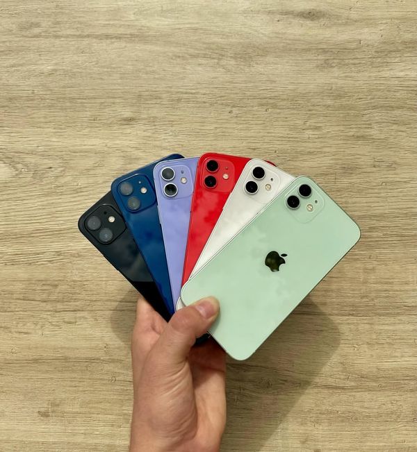 iPhone 12 (64GB)
