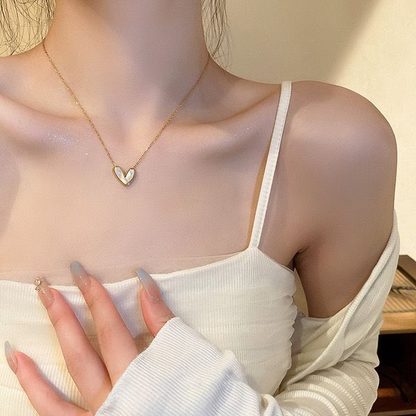 White Shell heart pendant