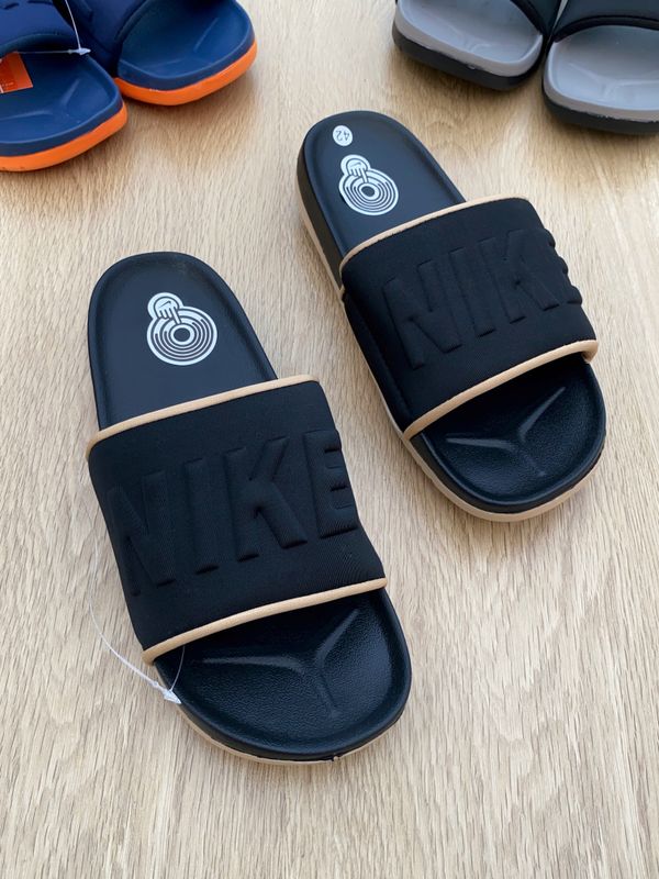 Nike Offcourt in Black-Cream