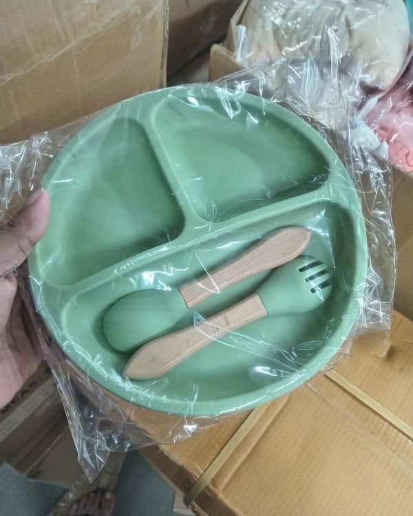 Baby silicone Plate+ spoon Set price 550 taka - Image 1