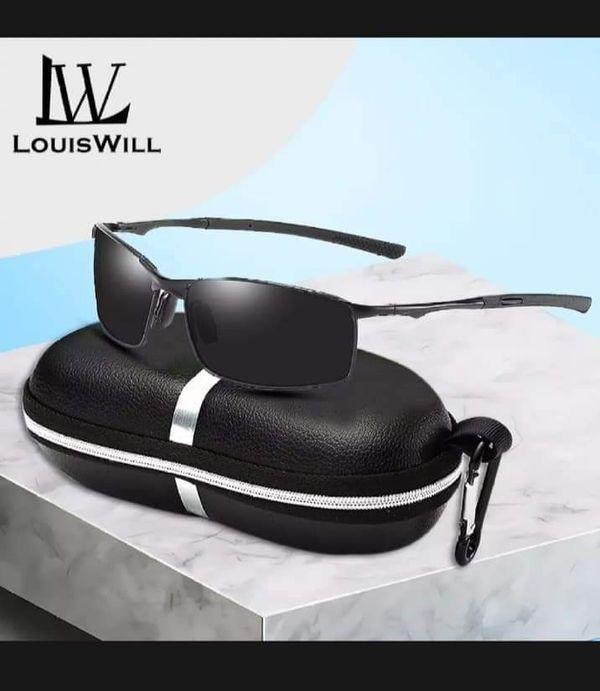 ๐ฐ๐๐จ๐ป๐ถ๐๐ฒ๐
๐ฃ๐ผ๐น๐ฎ๐ฟ๐ถ๐๐ฒ๐ฑ ๐๐ฎ๐๐ต๐ถ๐ผ๐ป ๐ฆ๐๐ป๐ด๐น๐ฎ๐๐ - Image 2