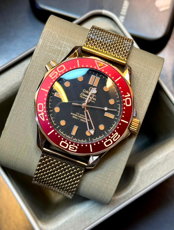 Omega 007 Black Dial Red Bezel Rosegold Chain Euro Grade